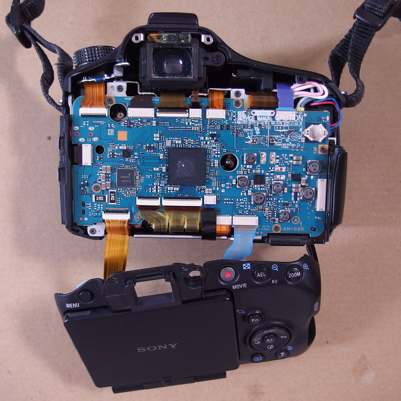 2本のフィルムケーブル_SLT-A57